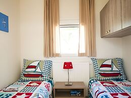 Enchanting Chalet 600 m From the sea