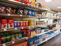 Enchanting Chalet 600 m From the sea