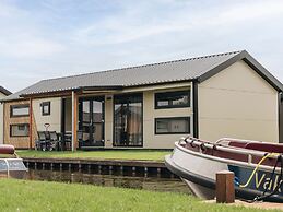 Nice and Cosy Chalet With ac and Sloop