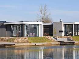 Chalet on the Water at the Beautiful Veluwemeer