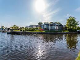 Chalet on the Water at the Beautiful Veluwemeer
