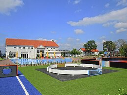 Chalet on the Water at the Beautiful Veluwemeer