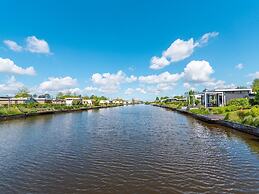Chalet on the Water at the Beautiful Veluwemeer