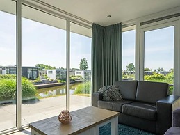 Chalet on the Water at the Beautiful Veluwemeer