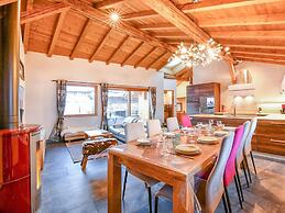 Cosy Chalet in Village of Les Allues