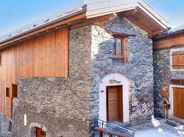 Cosy Chalet in Village of Les Allues