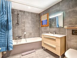 Cosy Chalet in Village of Les Allues