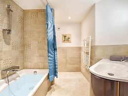 Cosy Chalet in Village of Les Allues