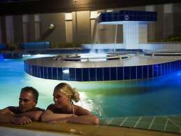 Restyled Villa With Infrared Sauna, in a Holiday Park in De Maasduinen