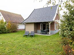 Restyled Villa With Infrared Sauna, in a Holiday Park in De Maasduinen