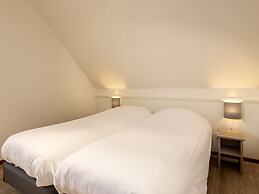 Restyled Villa With Infrared Sauna, in a Holiday Park in De Maasduinen