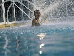 Restyled Villa With Infrared Sauna, in a Holiday Park in De Maasduinen