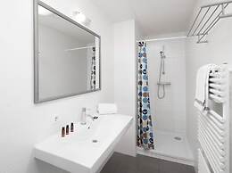 Restyled Bungalow at 400 m From the sea