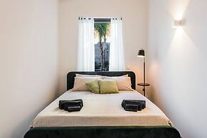 Leone Apartment with Garden