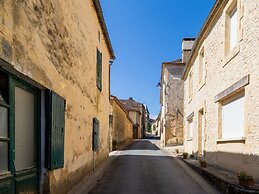 Storehouse With Pool Near Monpazier