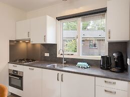 Beautiful Bungalow in a Car-free Park