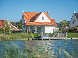 Villa With Sauna and Rowing Boat, Beach at 400 m