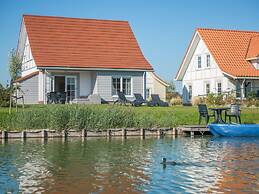 Villa With Sauna and Rowing Boat, Beach at 400 m