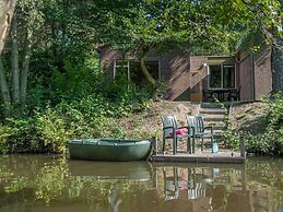 Restyled, Waterfront Bungalow With Rowing Boat, in a Holiday Park