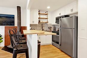 THE Woodside Cottage #2505