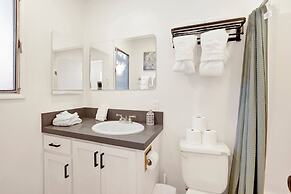 THE Woodside Cottage #2505