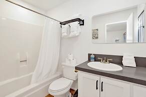 THE Woodside Cottage #2505