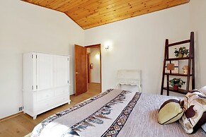 Mountain Retreat BY THE Creek #2467