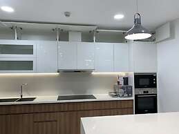 DongDong Apartment in Sunwah Pearl