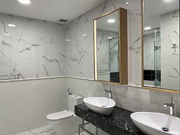 DongDong Apartment in Sunwah Pearl