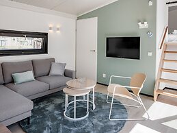 Comfortable Lodge in a Holiday Park