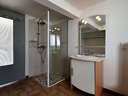 Majestic Villa in Homps With Private Pool