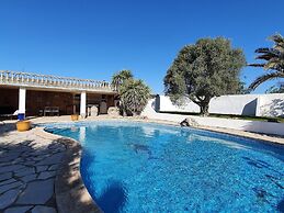 Majestic Villa in Homps With Private Pool