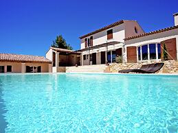 Luxury Villa in Provence With a Private Pool