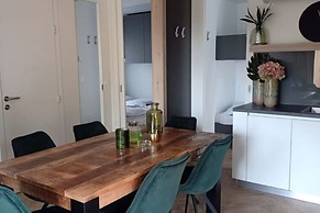 Tidy Chalet With Dishwasher, 9 km From Maastricht