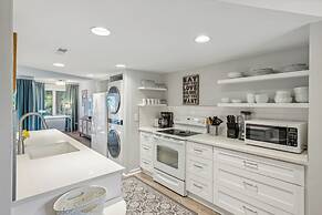 Vitamin Sea Retreat A Dream! Highly Walkable!