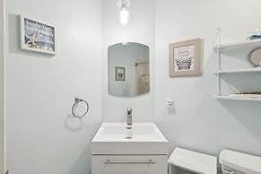 Vitamin Sea Retreat A Dream! Highly Walkable!