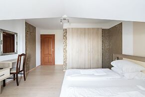 Faraway Aparthotel near Airport