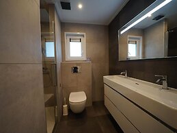 Modern Chalet With Dishwasher, Near the Efteling