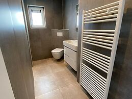 Modern Chalet With Dishwasher, Near the Efteling