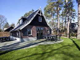 Luxury Villa in Arnhem With Parking