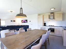 Luxury Villa in Arnhem With Parking