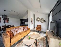 Waterfront Chalet for 6 in Kampen