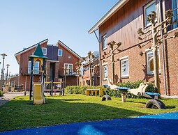 Waterside Escape With Easy Access