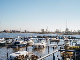 Waterside Escape With Easy Access