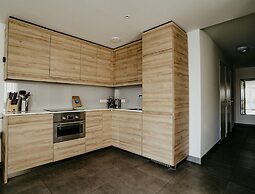 Waterside Escape With Easy Access