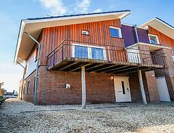 Waterside Escape With Easy Access