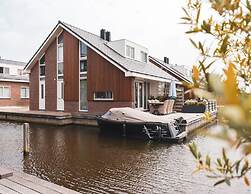 Holiday Home With Jetty Near Amsterdam