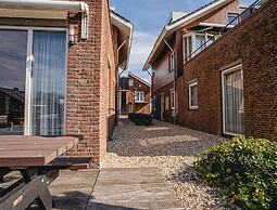 Waterside Escape With Easy Access