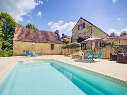 Pleasant Holiday Home With Private Pool