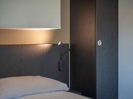 Nice Chalet With air Conditioning, in a Holiday Park at 12 km. From Ei